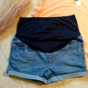 Maternity shorts